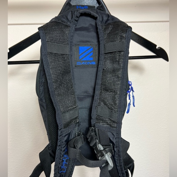 Dakine Shuttle 6L Backpack No Hydration Pack - Picture 2 of 16